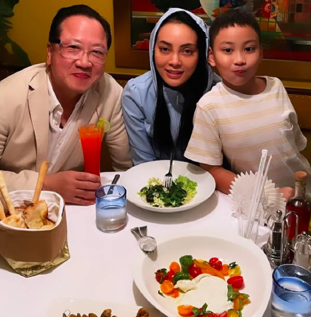 “ตั๊ก บงกช” ฉลองครบรอบแต่งงาน 9 ปี “เจ้าสัวบุญชัย” ย้อนวันวานที่มีทั้งคนยินดีเเละงง 