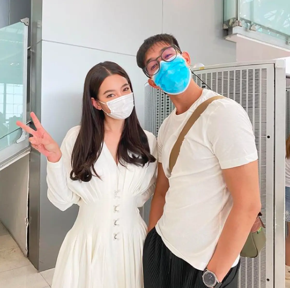 “เบลล่า” เดินทางไปส่ง “เวียร์” บินถ่ายหนังฮอลลีวูด พร้อมมอบกำลังใจดีๆ ให้ 