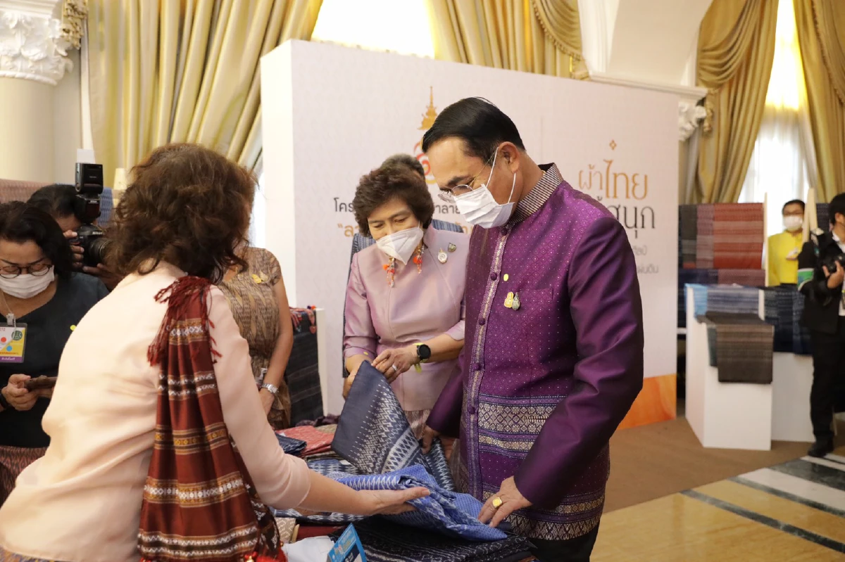 "บิ๊กตู่"สนใจผ้าไทยให้พช.นำมาขายให้ครม.ในทำเนียบ