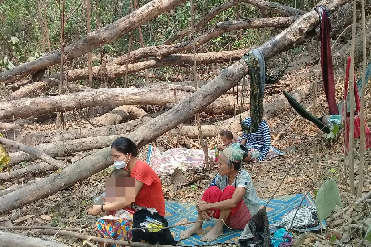 ชาวบ้านรัฐกะเหรี่ยง76คนอพยพเข้าฝั่งไทยหนีภัยสงคราม