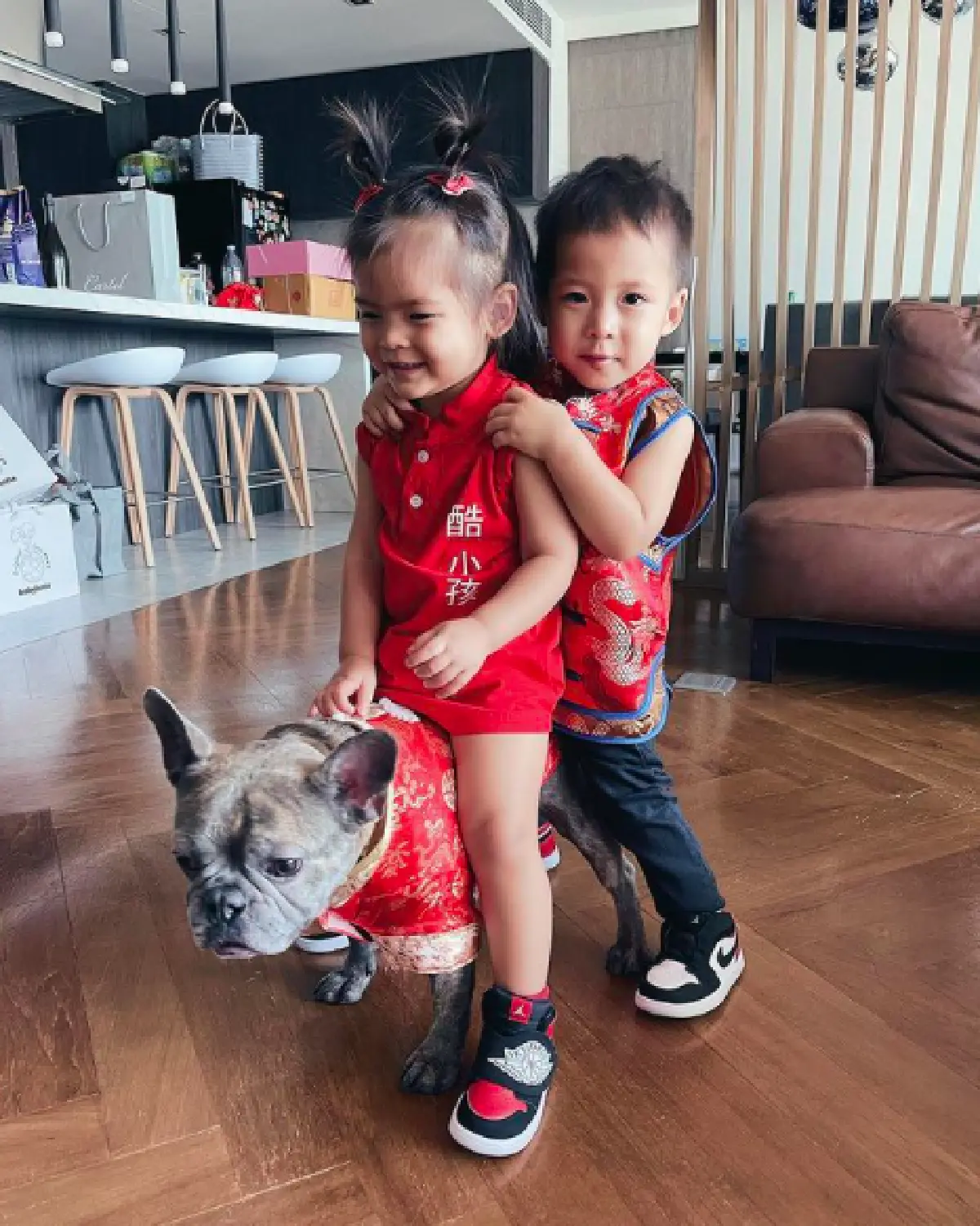 “ป๊อก-มาร์กี้” เผยเงินเดือนพี่เลี้ยง-ค่าใช้จ่าย “มีก้า-มีญ่า” จัดหนักแถมโอทีไม่เบา