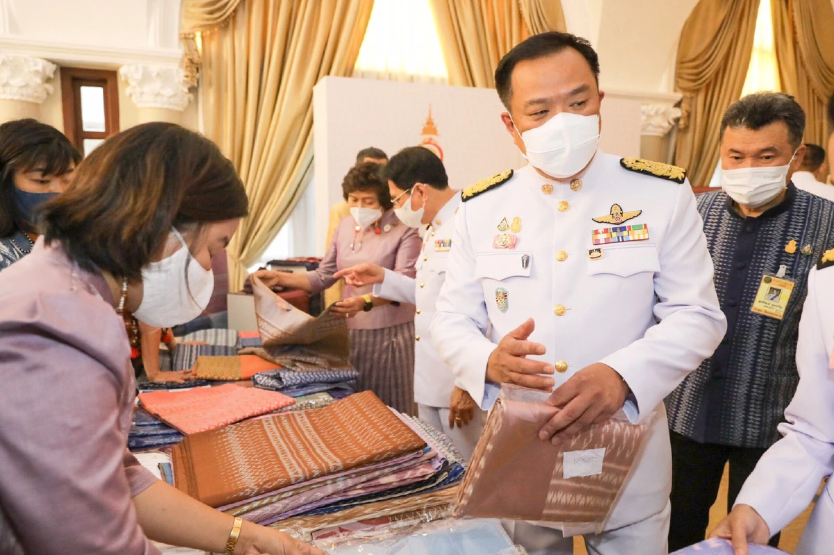 "บิ๊กตู่"สนใจผ้าไทยให้พช.นำมาขายให้ครม.ในทำเนียบ