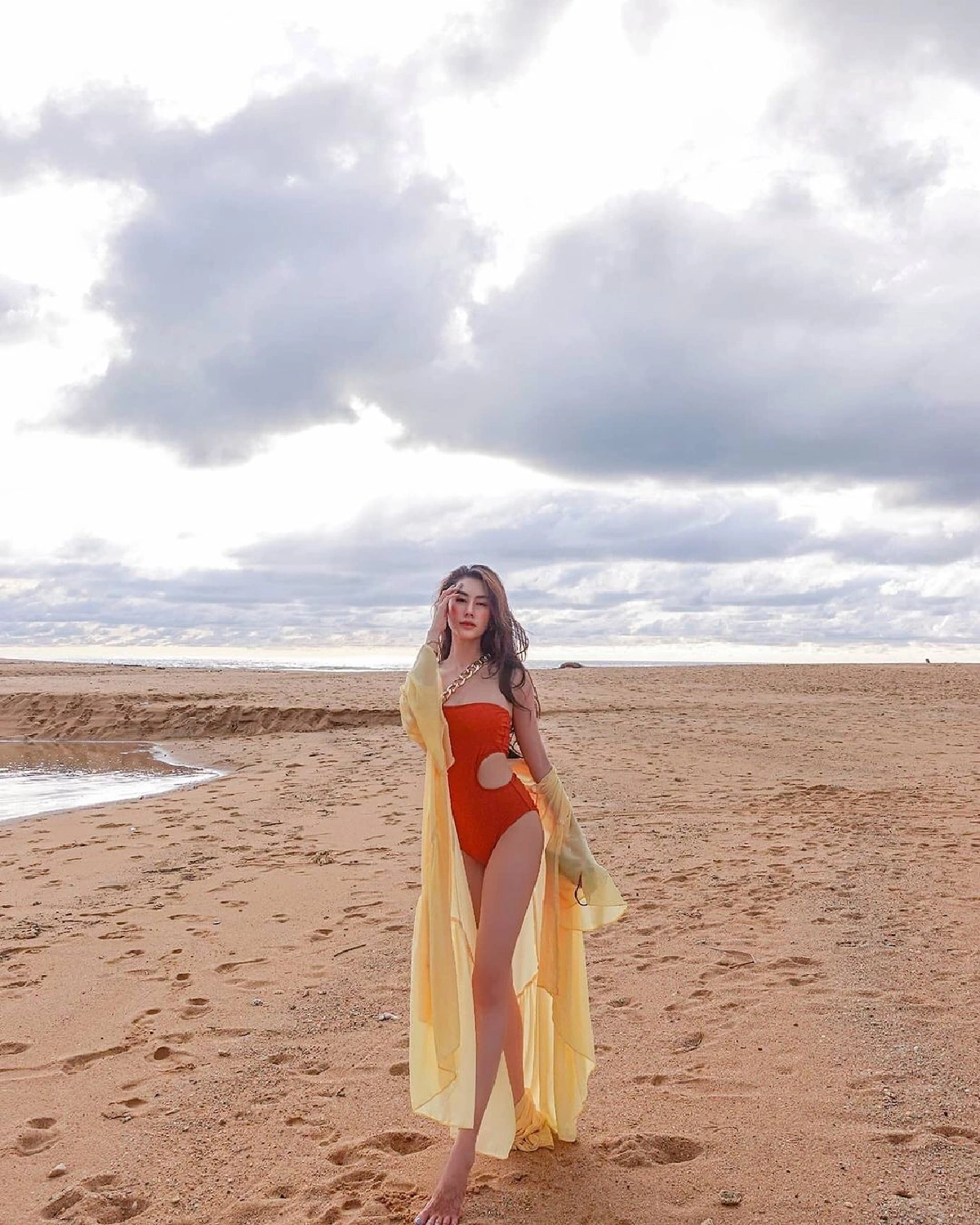 ส่องภาพ ดาว พิมพ์ทอง นุ่งบิกินี่ชมพูหวาน อวดหุ่นแซ่บรัวๆ ไม่มียั้ง