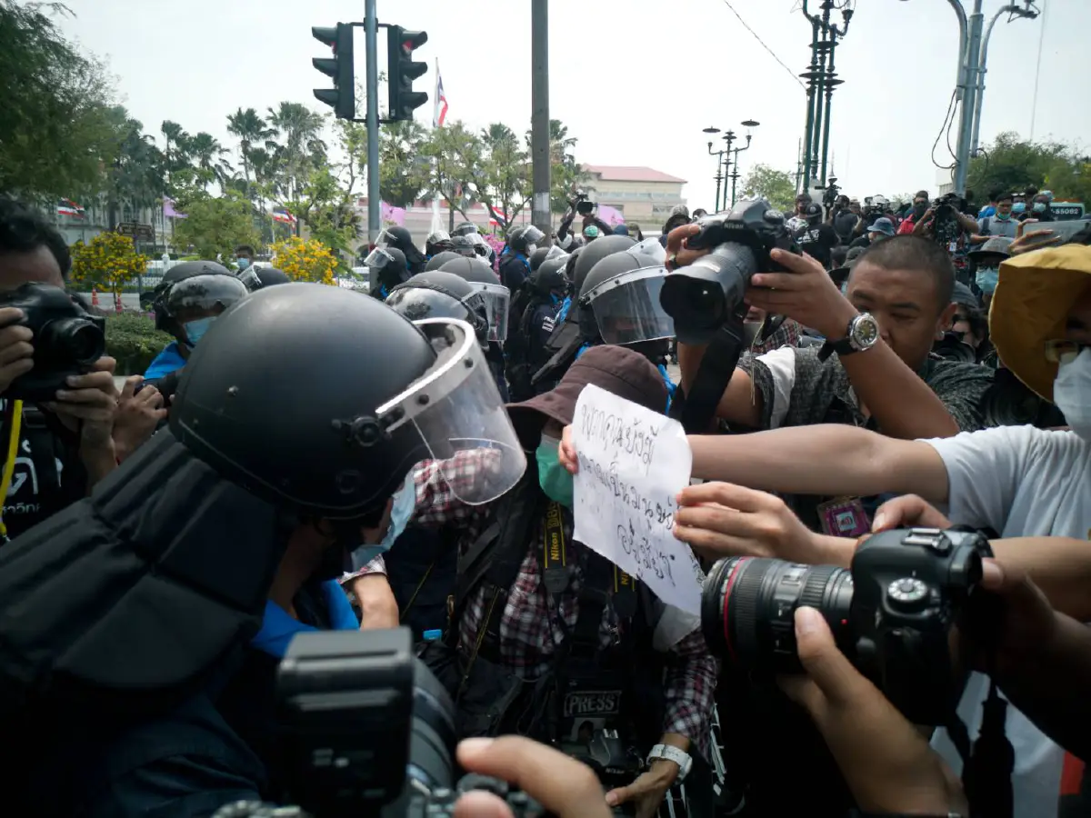 "ขบวนการเดินทะลุฟ้า"มาตามนัด! ปักหลักชุมนุมข้างทำเนียบฯ