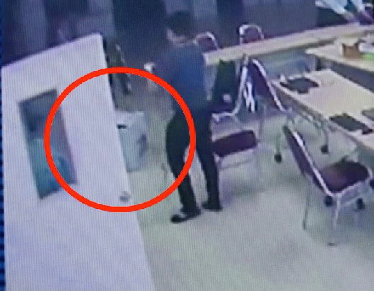 ลูกชาย"บิ๊กแจ๊ส"โวยปลัดเทศบาลฯเข้าไปทำอะไรในห้องเก็บหีบบัตรเลือกตั้ง