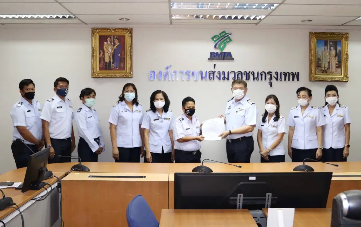 ขสมก.ชื่นชมมอบเงิน 2 พัน พนง.รถเมล์ช่วยสุนัขหลง ล่าสุดอาการปลอดภัย