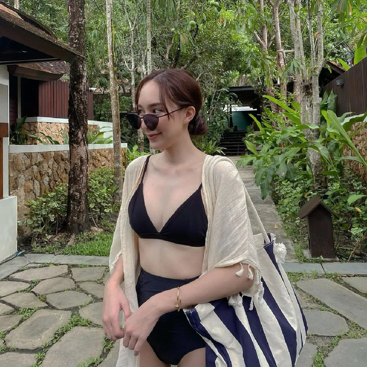 แซ่บรับซัมเมอร์! มิ้นท์ ณัฐวรา นุ่งบิกินี่อวดหุ่นเซ็กซี่เที่ยวทะเลหัวหิน