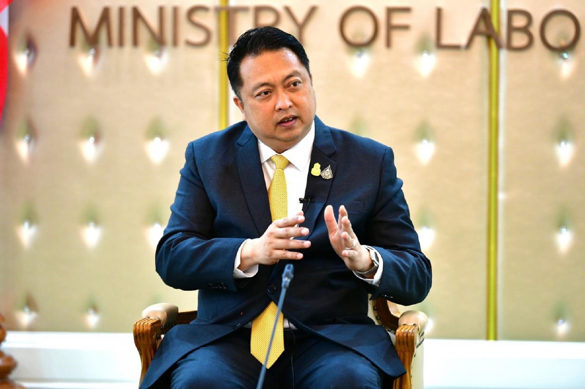 ญาติผู้ประกันตน จ.เพชรบุรี ขอบคุณ รมว.สุชาติ ช่วยเหลือสิทธิประโยชน์ทดแทนกรณีทุพพลภาพ ญาติผู้ประกันตน จ.เพชรบุรี ขอบคุณ รมว.สุชาติ ช่วยเหลือสิทธิประโยชน์ทดแทนกรณีทุพพลภาพ