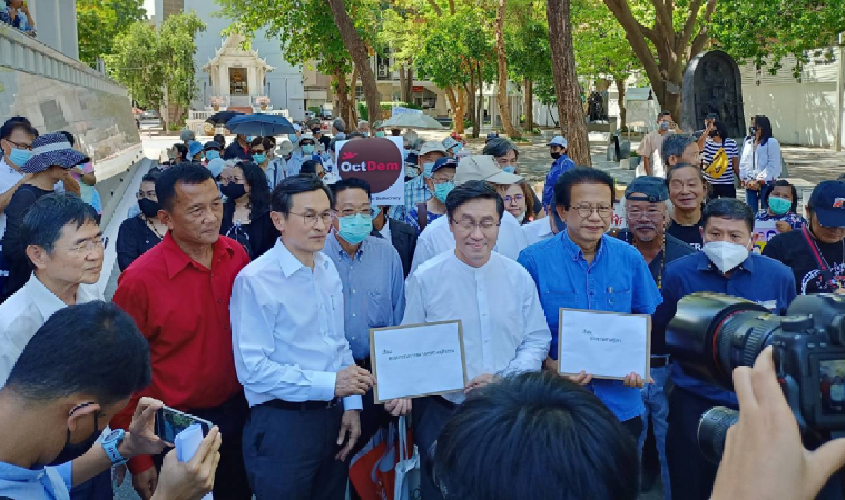 คนเดือนตุลาเปิดตัวกลุ่ม OCTDEM จี้ศาลปล่อยตัวแกนนำราษฎร