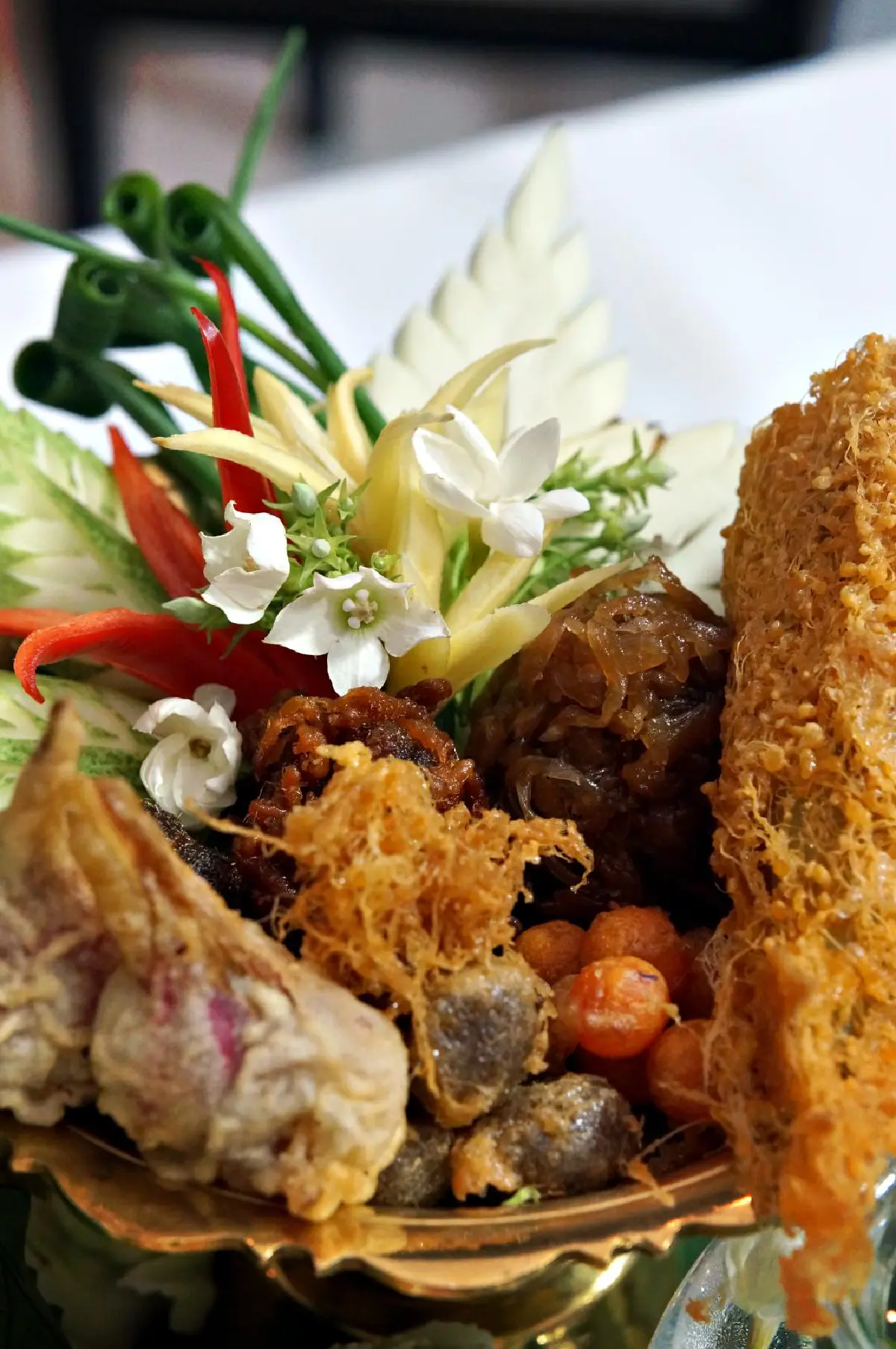 Royal Osha ส่งเมนู ‘ข้าวแช่ชาววัง’ และ ‘ข้าวยำ’ ต้อนรับคิมหันตฤดู เพื่อคนสำคัญ วันสำคัญ และโอกาสพิเศษ