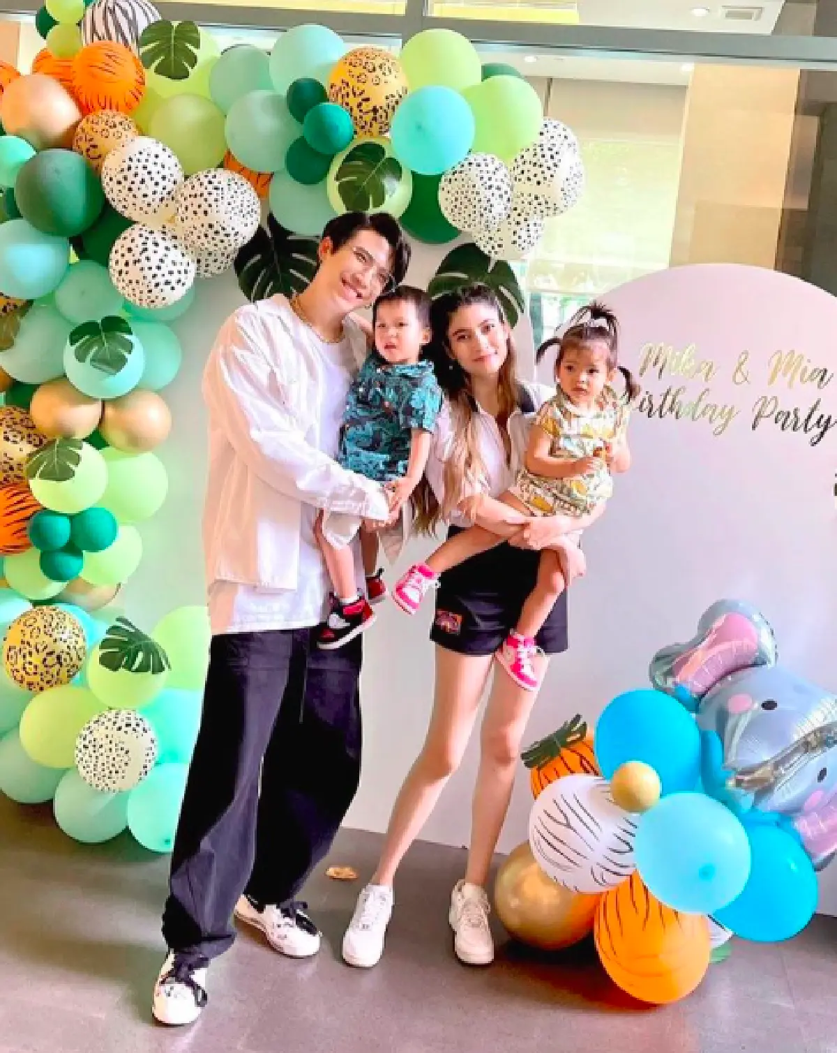 “ป๊อก-มาร์กี้” พา “มีก้า-มีญ่า” บริจาคสิ่งของ-เงินเก็บ 4แสนบาท ในวันเกิด