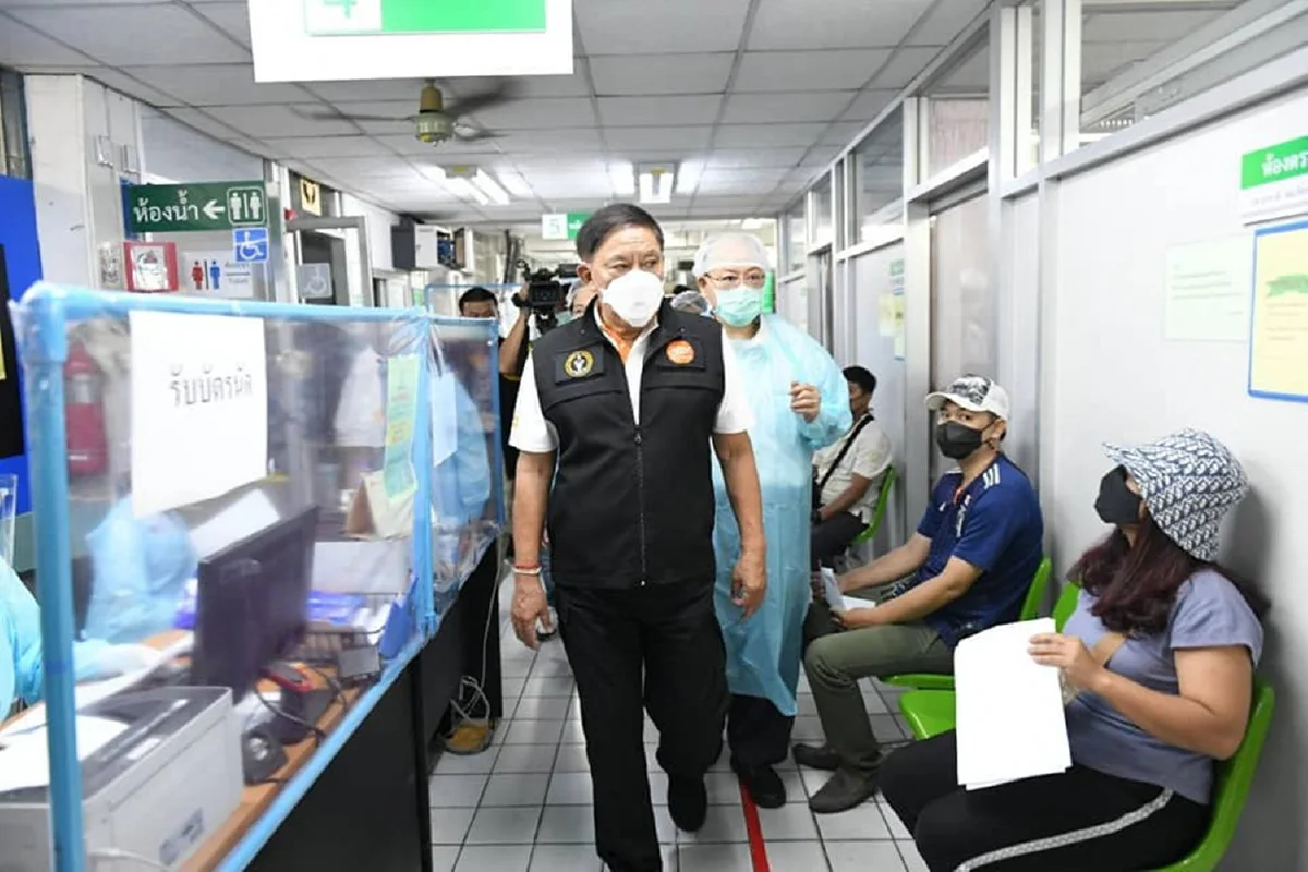 กทม.ลุยฉีดวัคซีนโควิดกลุ่มเสี่ยงจากคลัสเตอร์ทองหล่อ2,100คน