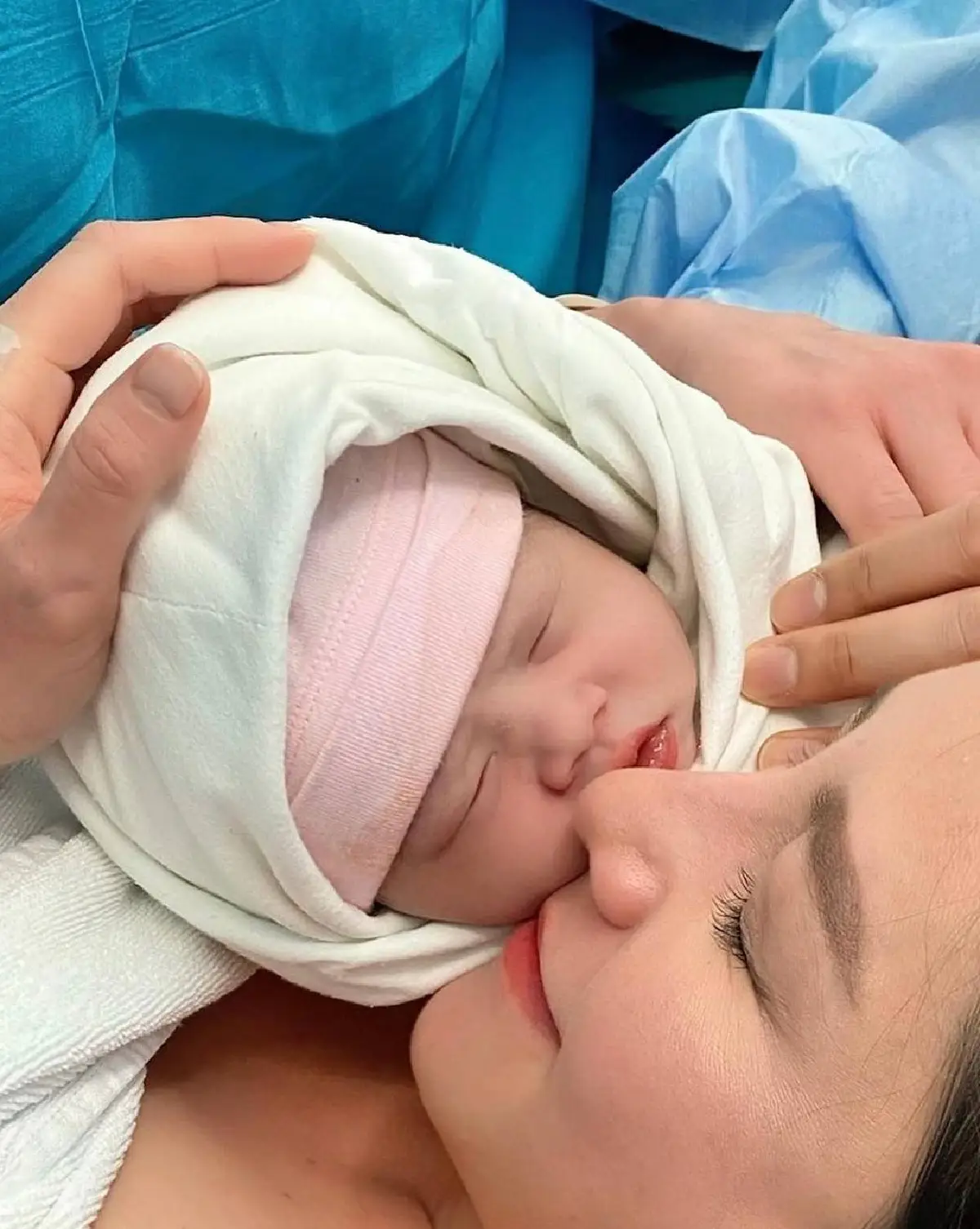 "นาตาลี" ให้กำเนิดลูกสาวคนแรกเป็นที่เรียบร้อย แข็งแรงทั้งแม่และลูกน้อย! 