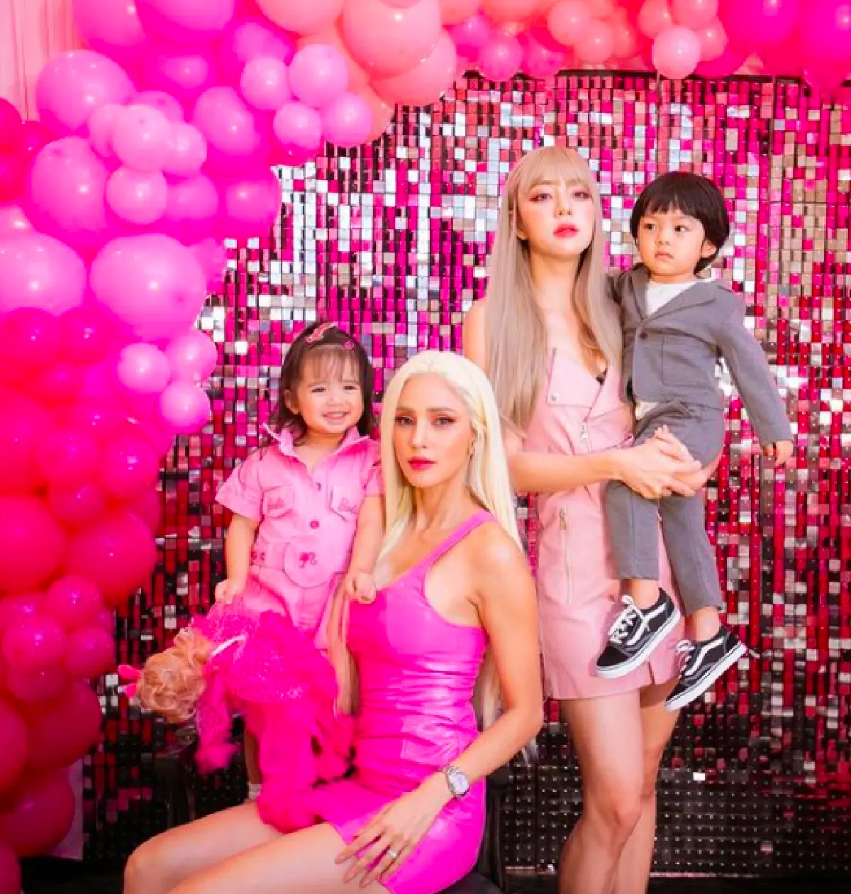  “อุ้ม ลักขณา” ฉลองวันเกิดอายุครบ 38 ปี จัดงานในธีมตุ๊กตาบาร์บี้สุดแซ่บ!