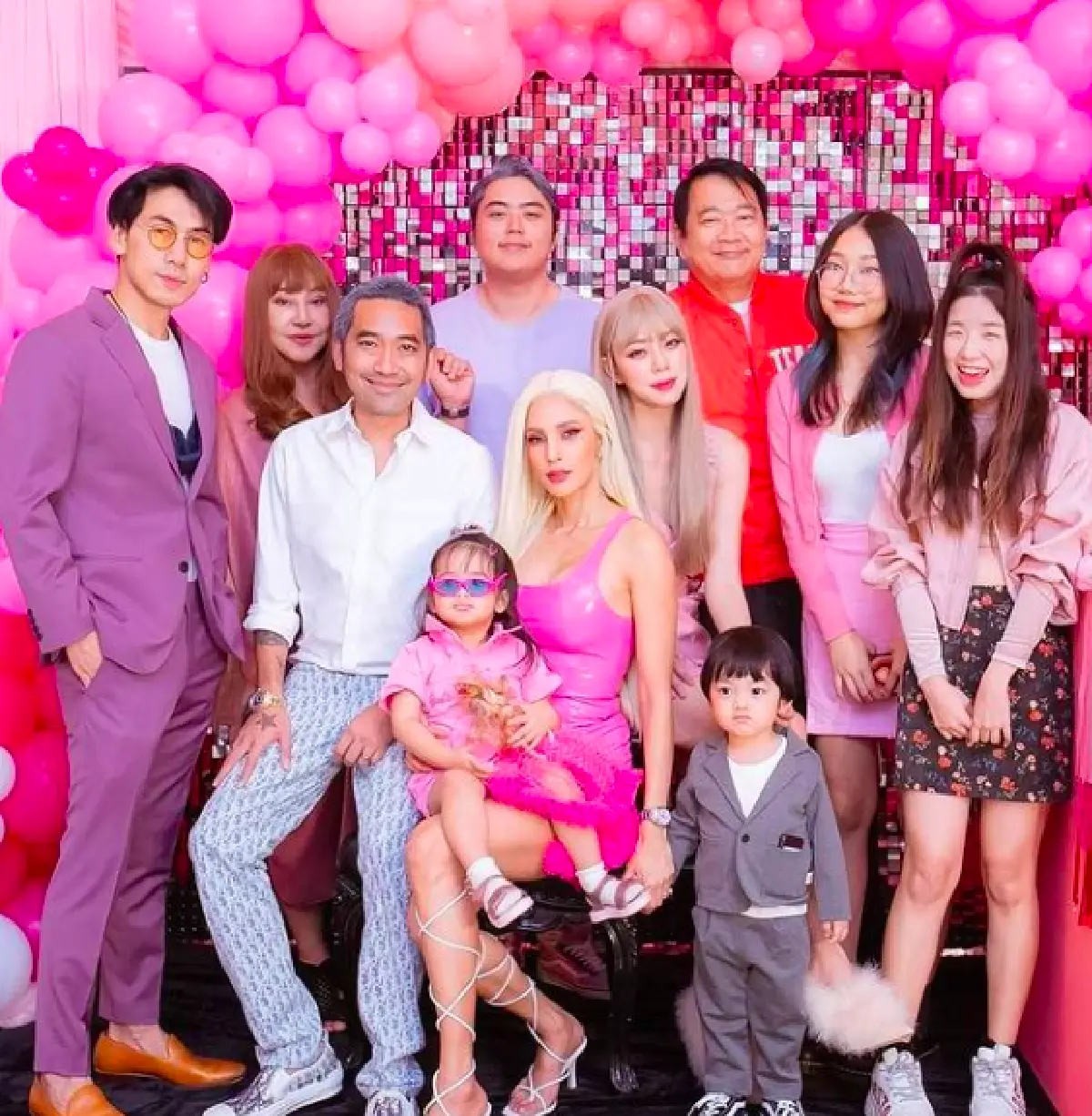  “อุ้ม ลักขณา” ฉลองวันเกิดอายุครบ 38 ปี จัดงานในธีมตุ๊กตาบาร์บี้สุดแซ่บ!