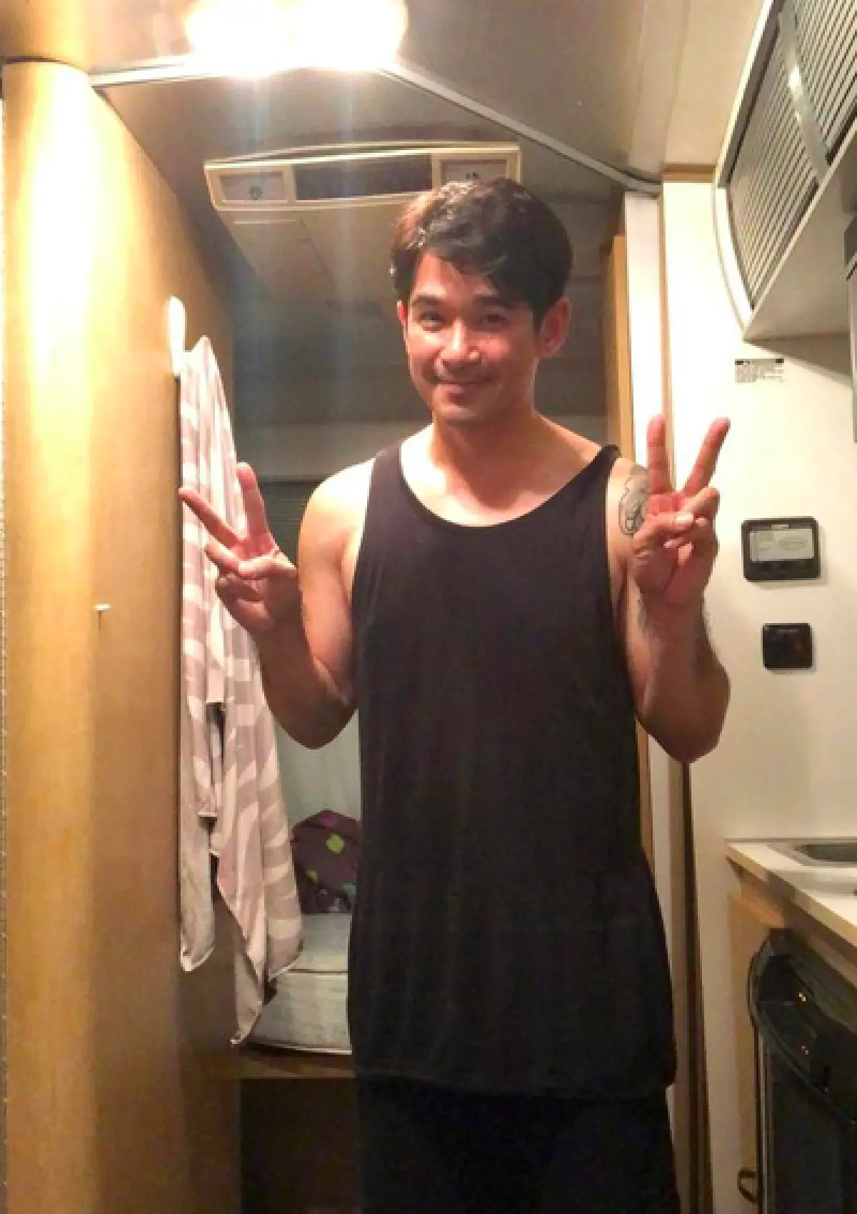 "ลิฟท์ สุพจน์" กักตัวในรถบ้าน 14 วัน รอลุ้นผลตรวจ 10 เม.ย. นี้