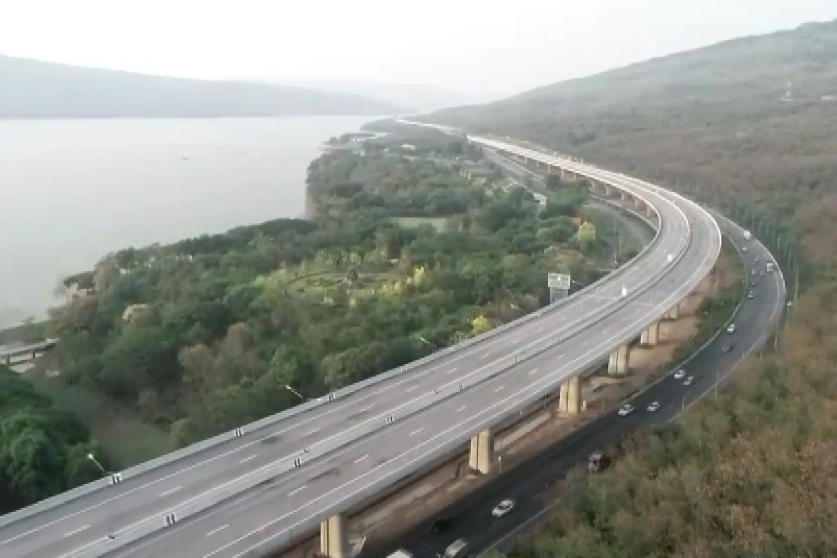 โคราชเร่งคืนผิวจราจรทุกพื้นที่รองรับประชาชนเดินทางกลับบ้านสงกรานต์