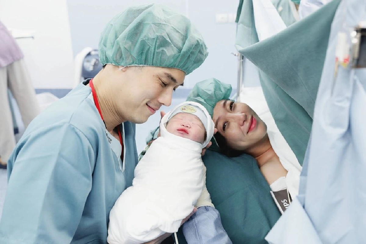 เบบี๋มาแล้ว! “กันต์ กันตถาวร” สุดแฮปปี้ “พลอย” ให้กำเนิดลูกชายคนแรกแล้ว