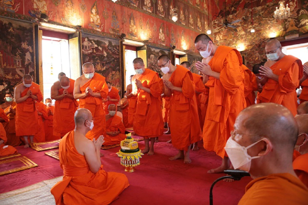 5 อดีตพระเถระคดี"เงินทอนวัด" ทำพิธีกลับครองจีวร หลังพ้นคดี