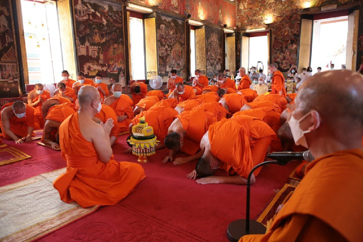 5 อดีตพระเถระคดี"เงินทอนวัด" ทำพิธีกลับครองจีวร หลังพ้นคดี