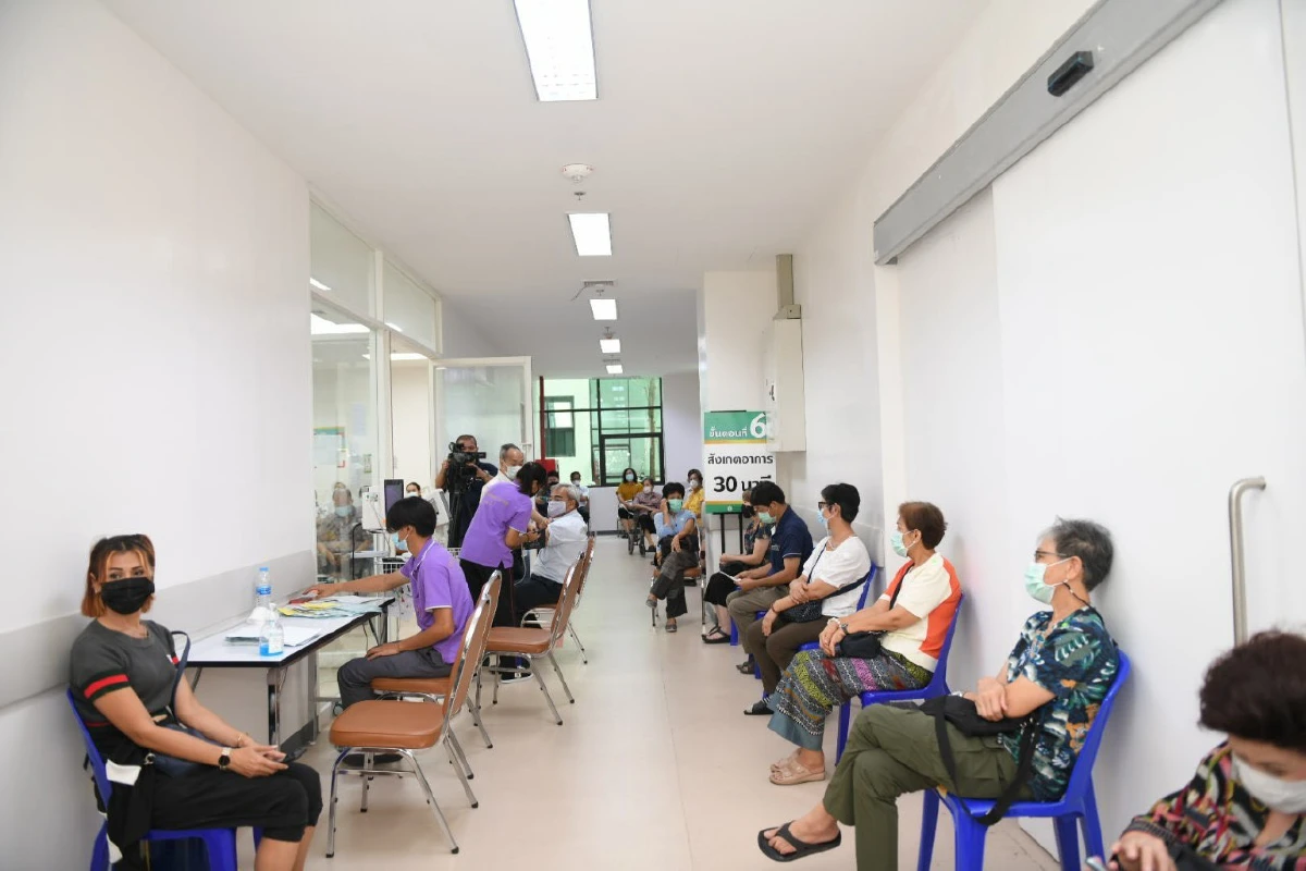 กทม.ขยายรพ.สนามบางขุนเทียนเพิ่มเตียงอีก500รองรับผู้ป่วยโควิด