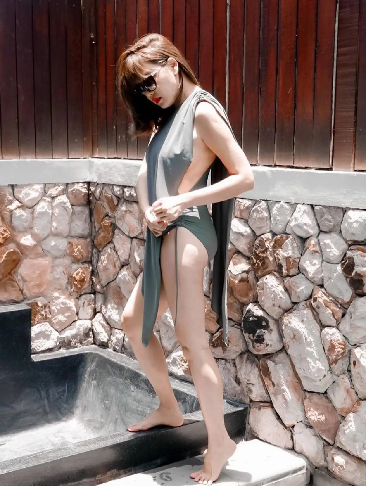 ทริปนี้เดือดมาก “โอ๋ ภัคจีรา” ทวงบัลลังก์เซ็กซี่ ใส่ทูพีซอวดหุ่นเป๊ะทั้งทริป