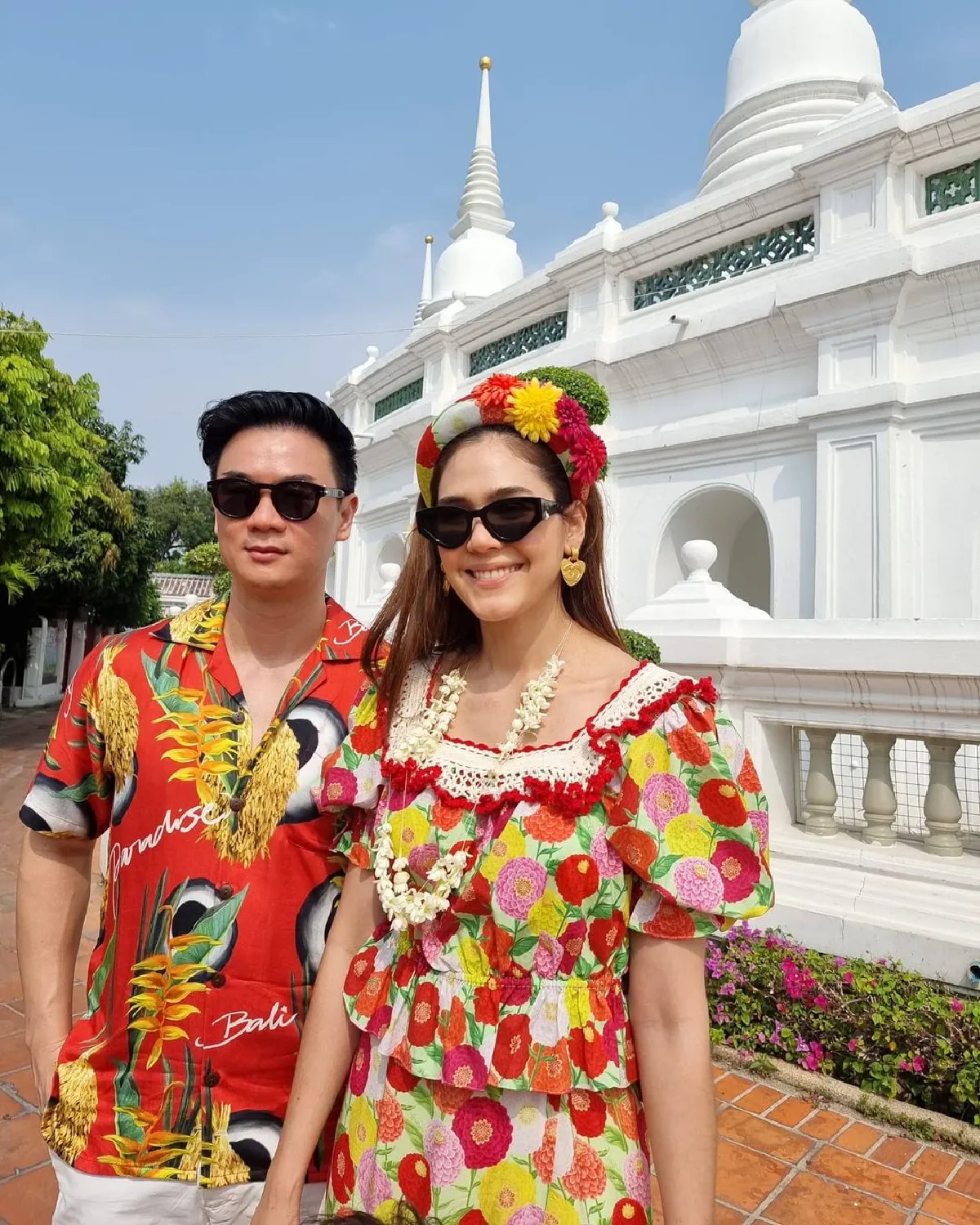 “น็อต วิศรุต” ตามดุ “ชมพู่ อารยา” หลังใส่รองเท้าถ่ายรูปเหยียบเก้าอี้-พรมที่บ้าน