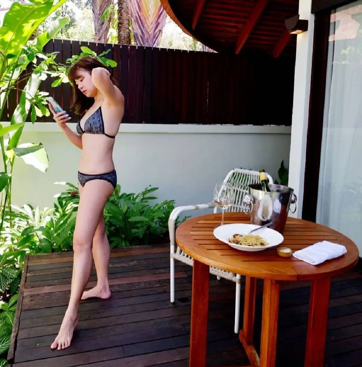 ทริปนี้เดือดมาก “โอ๋ ภัคจีรา” ทวงบัลลังก์เซ็กซี่ ใส่ทูพีซอวดหุ่นเป๊ะทั้งทริป