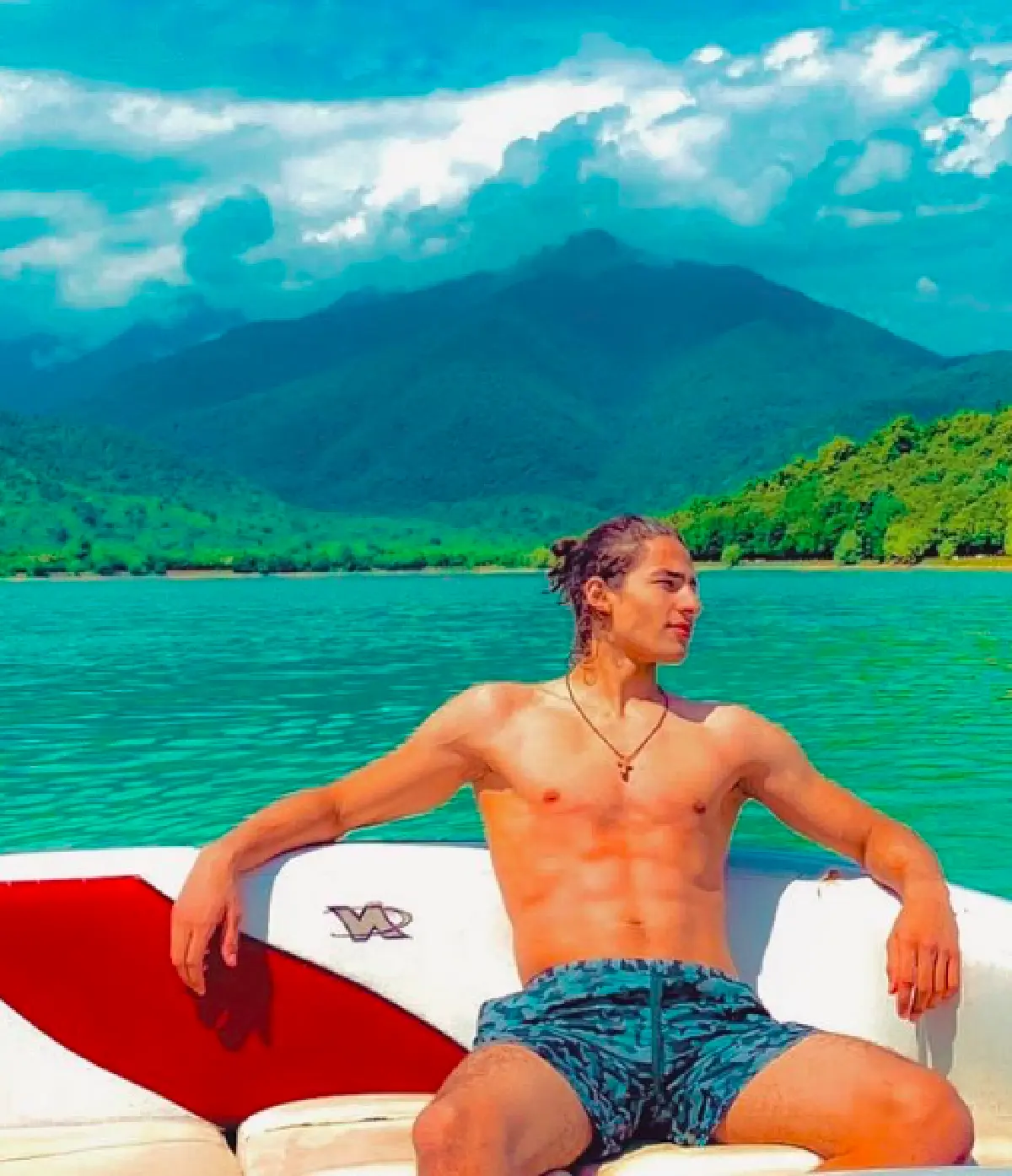 ทำความรู้จัก “เดวิด” นายแบบหนุ่มสุดหล่อ หวานใจของ “แพร วทานิกา”