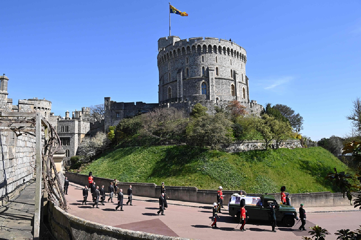 สหราชอาณาจักรสงบนิ่งไว้อาลัย ส่งเสด็จครั้งสุดท้ายเจ้าชายฟิลิป
