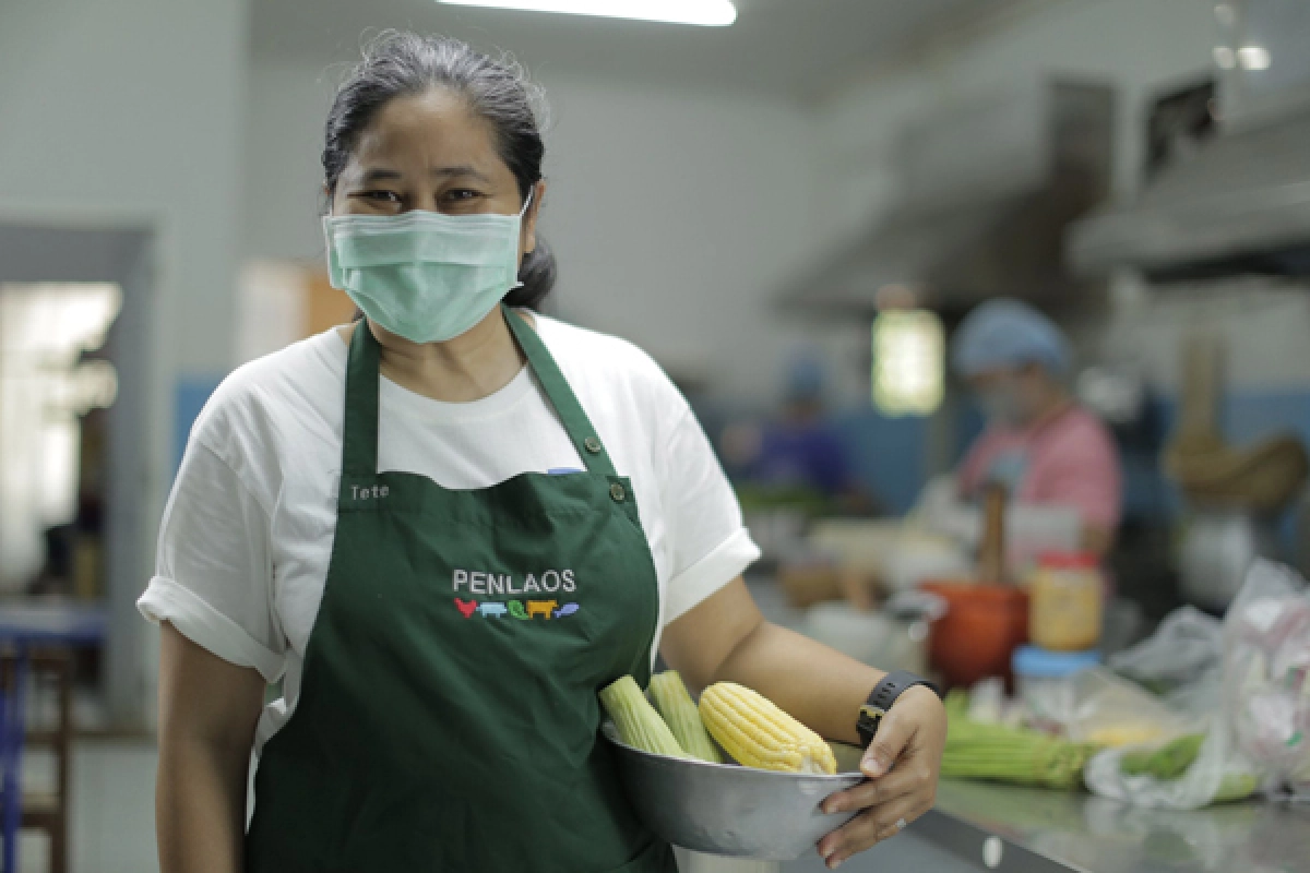 ข้าวเพื่อหมอปากช่องเร่งทำถุงยังชีพช่วยเหลือผู้ถูกกักตัวโควิด