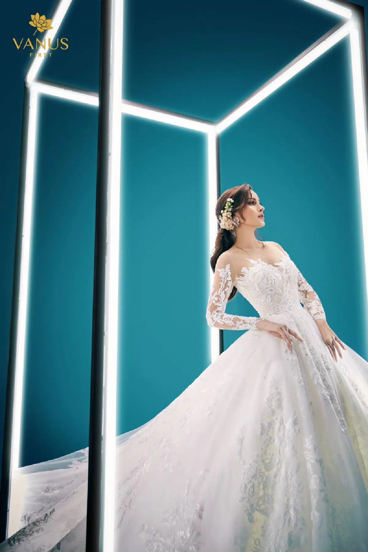 วนัช เฟิร์ส เปิดตัวลุคบุคคอลเลคชั่นชุดแต่งงานสไตล์ฝรั่งเศสเทรนด์ใหม่ล่าสุด “Aura on light”