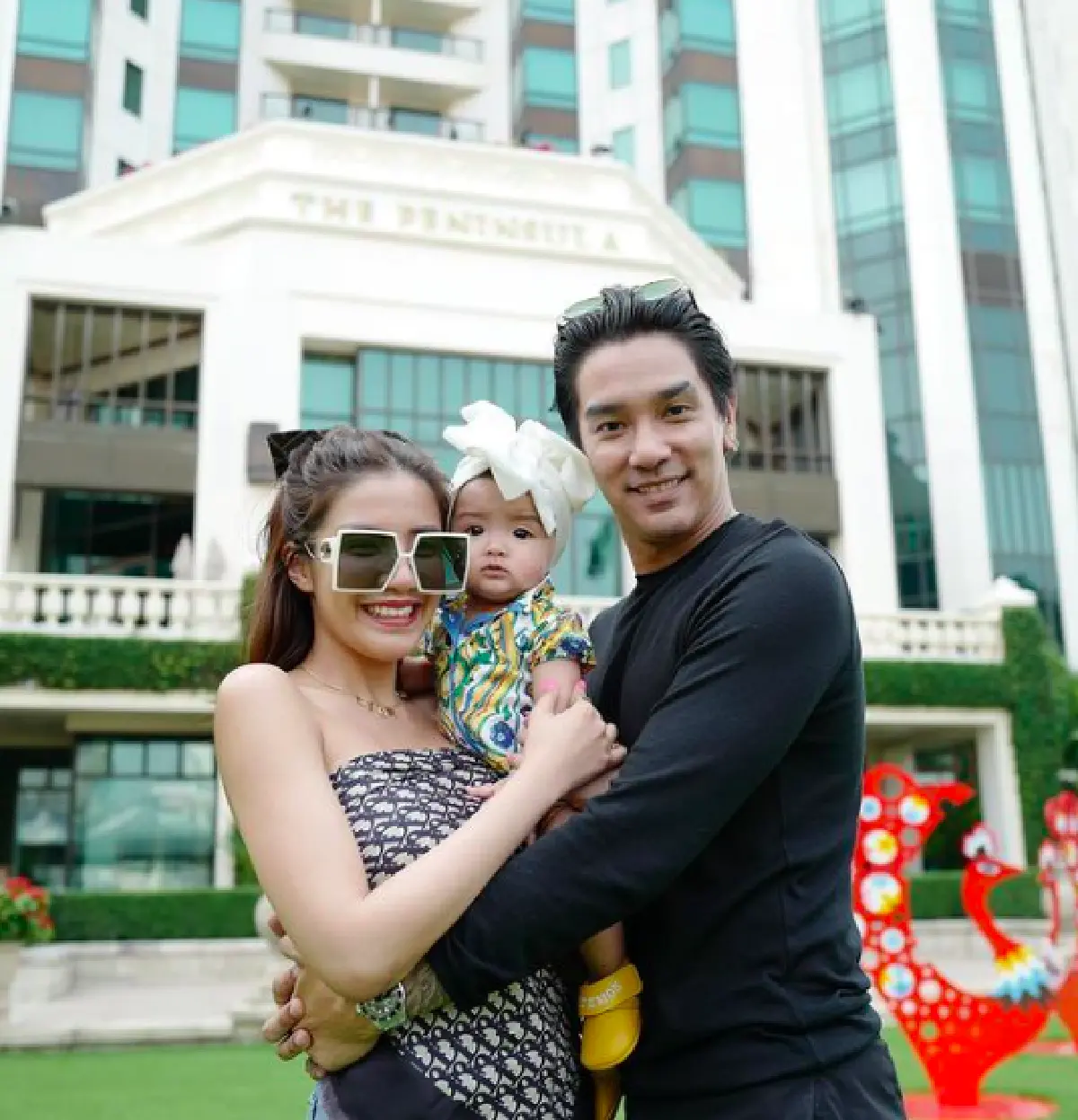 “ใบเตย อาร์สยาม” จัดเต็มเพื่อลูก! เปิดราคารถเข็นเด็กสุดหรูของ “น้องเวทมนต์” 