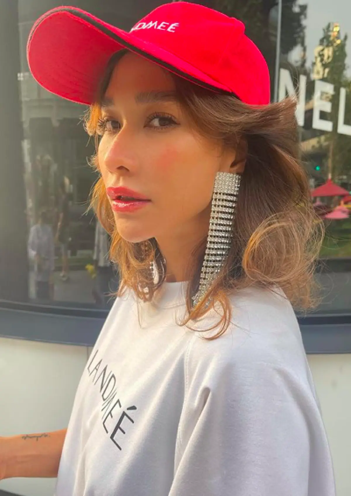 “พลอย เฌอมาลย์” โพสต์ภาพคู่ “คลอดีน อทิตยา” มุมนี้กระตุกต่อมจิ้นสุด