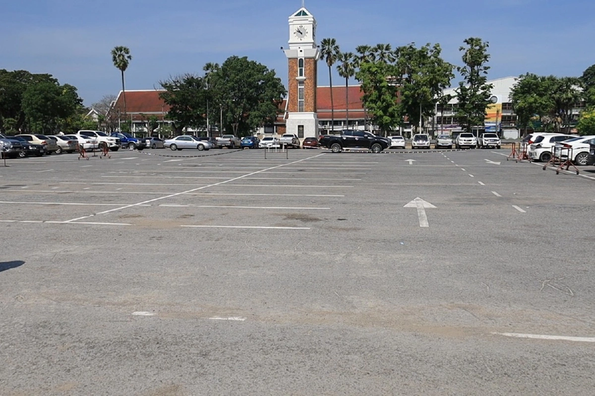 ในหลวงพระราชทานรถชีวนิรภัยตรวจคัดกรองโควิด-19กลุ่มเสี่ยงโคราช