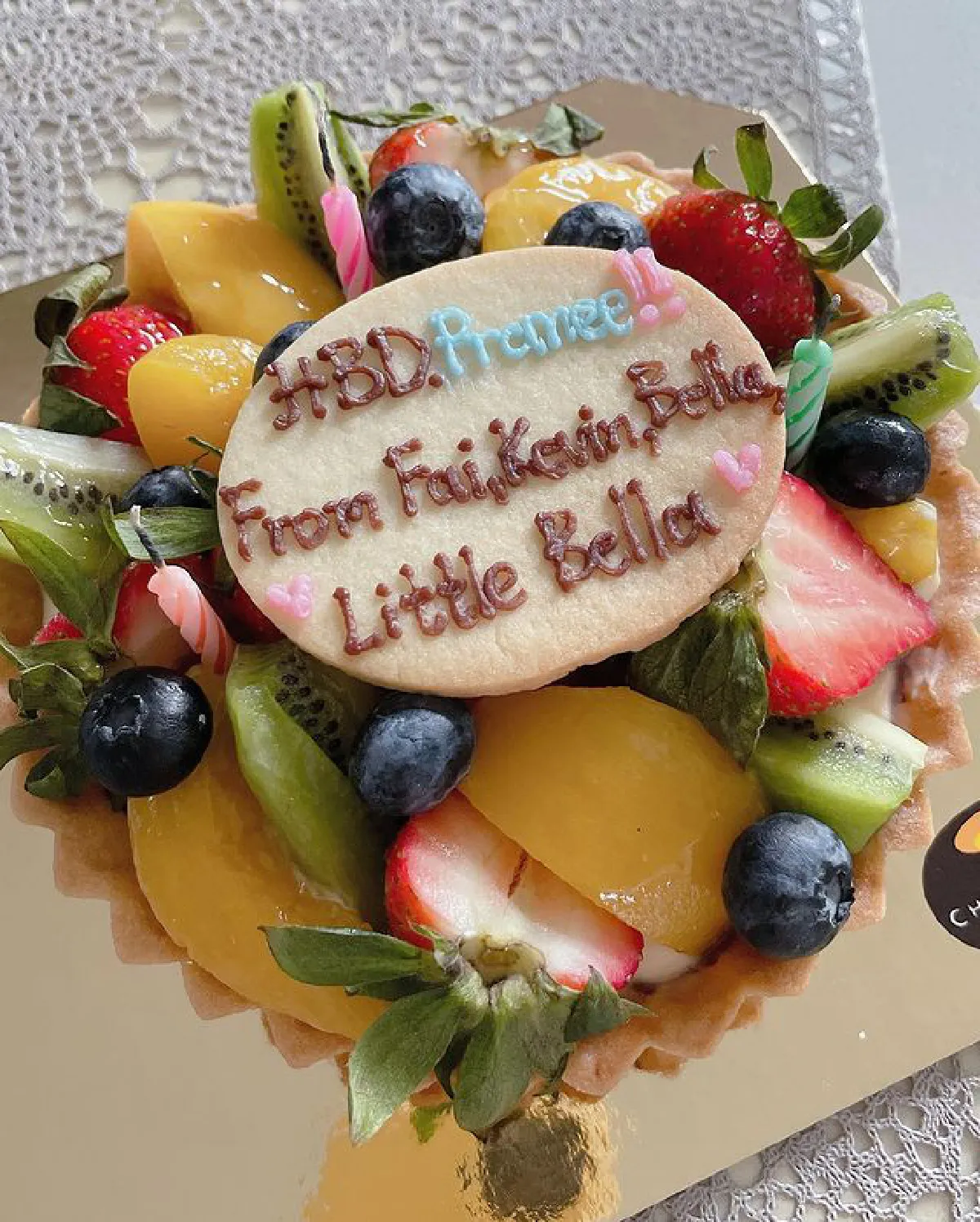 “เบลล่า"  มอบเงิน 1 ล้านบาทให้คุณแม่วันเกิด สมทบทุนไว้ซื้อลอตเตอรี่