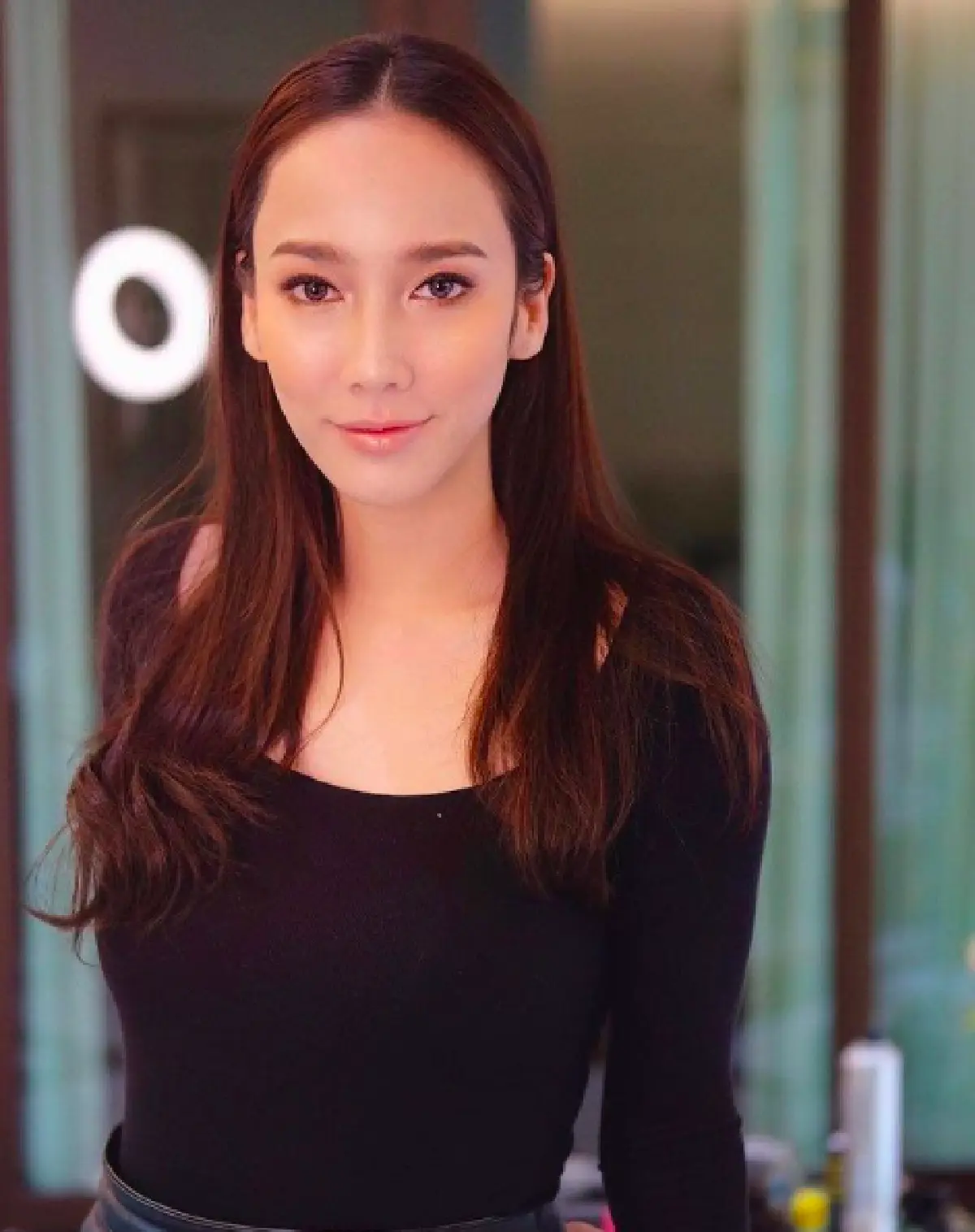 "อั้ม พัชราภา” ยื่นมือเคลียร์หนี้ให้เด็ก 9 ขวบ หลังชวนครอบครัวฆ่าตัวตาย