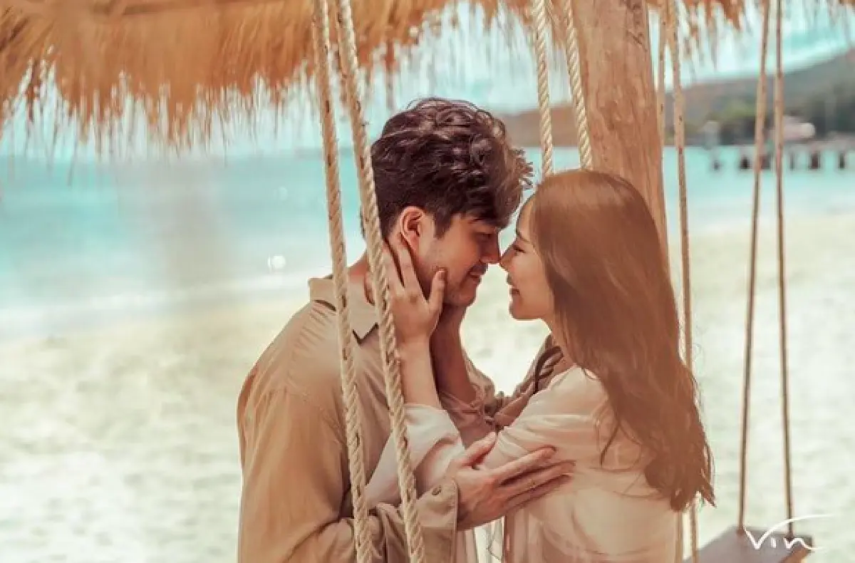 “จั๊กจั่น” เผยดีเทลการ์ดแต่งงานให้ได้ชมกัน มีน้องหมา-แมว เป็นพยานรัก