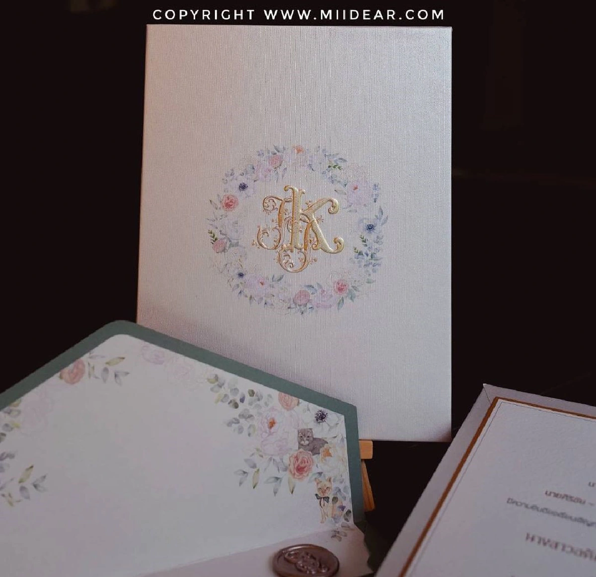 “จั๊กจั่น” เผยดีเทลการ์ดแต่งงานให้ได้ชมกัน มีน้องหมา-แมว เป็นพยานรัก