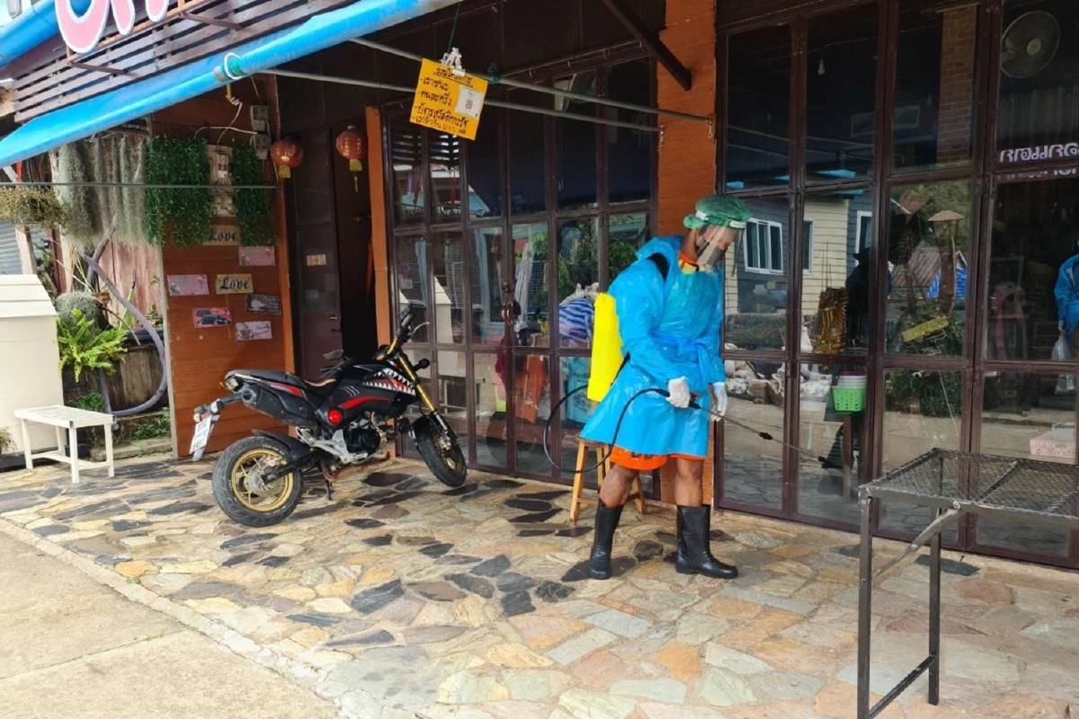 หมู่บ้านอีต่องงดรับนักท่องเที่ยว2วันฆ่าเชื้อป้องกันโควิด-19