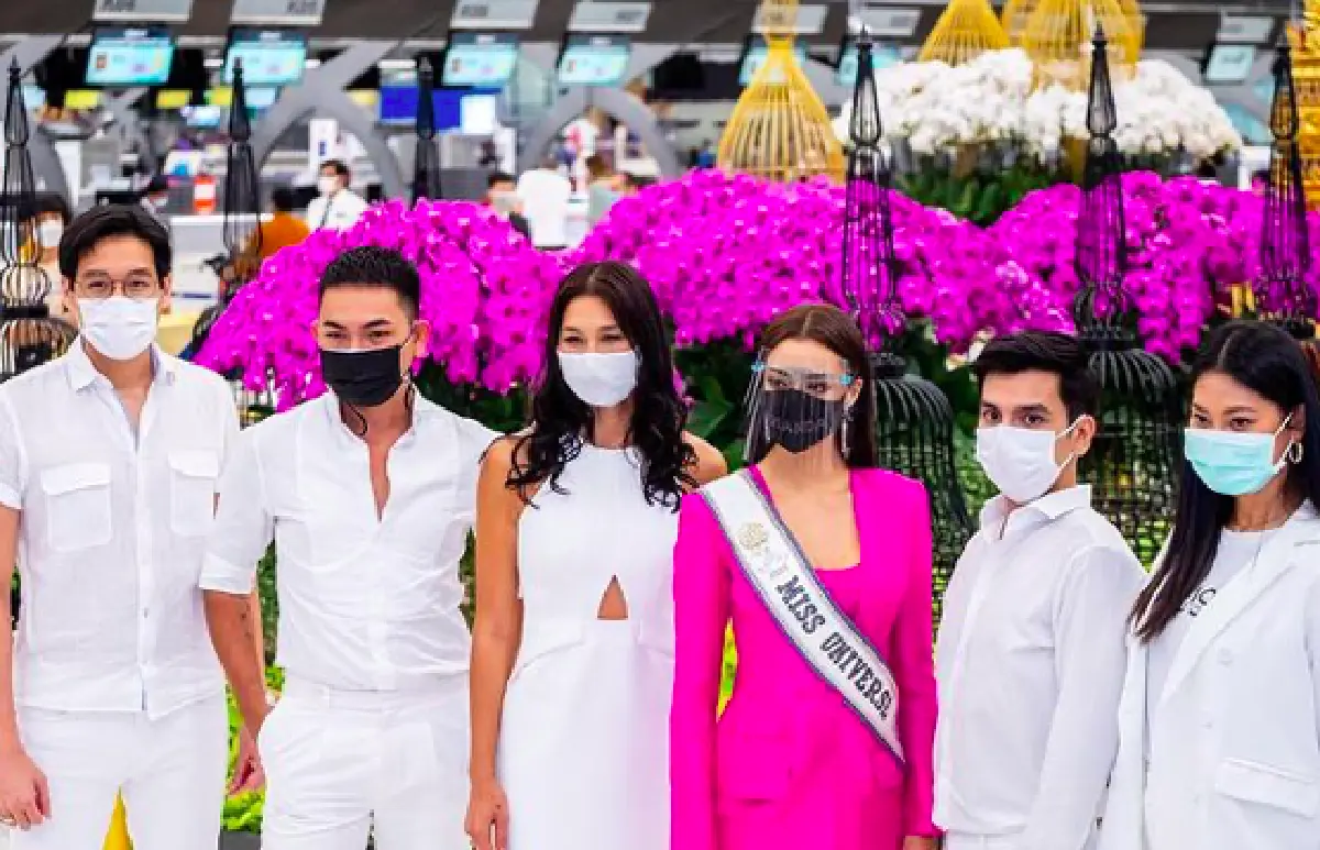 “อแมนด้า ออบดัม” กับแฟชั่นสนามบินสุดปัง! ขนกระเป๋า 12 ใบ มุ่งสู่ฟลอริด้า ชิงมงฯ 3 MU 2020 