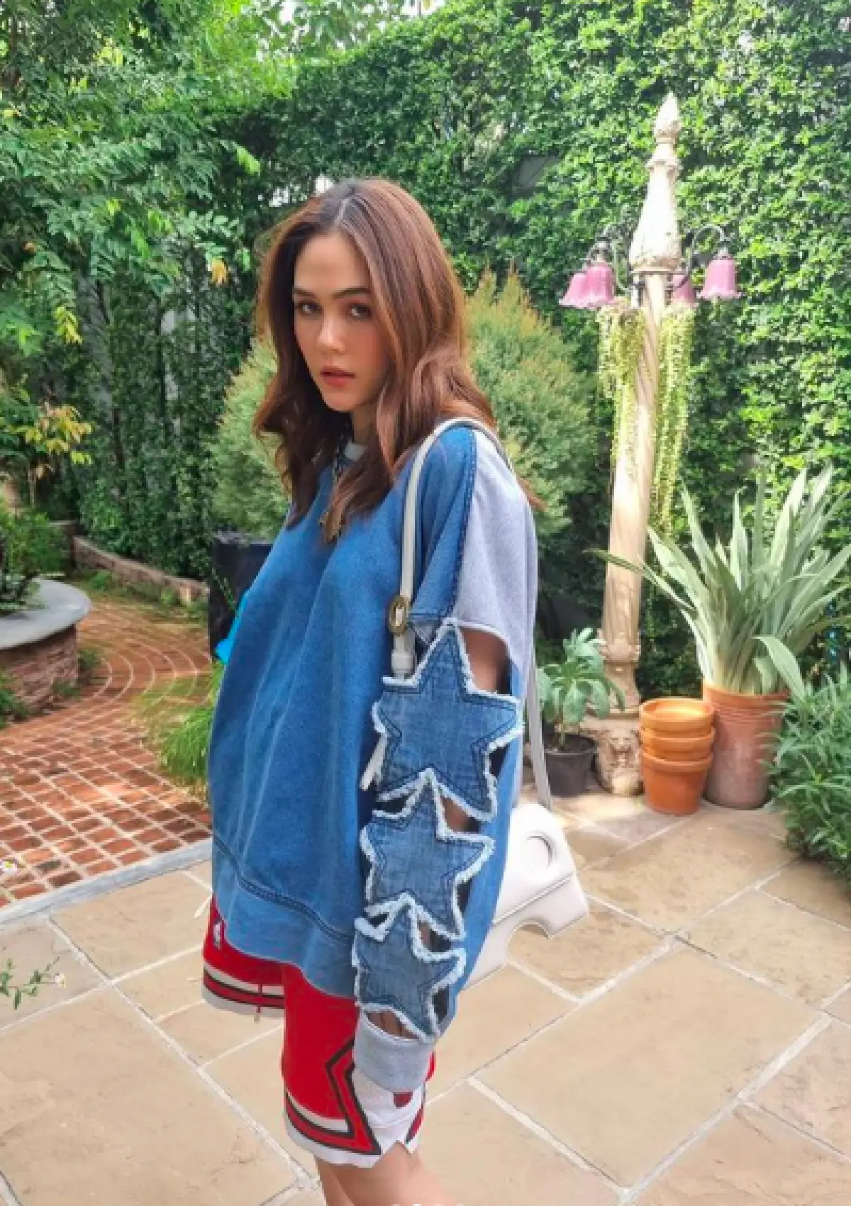 "ชมพู่ อารยา" บริจาคเงิน 2 ล้านให้มูลนิธิรามาธิบดีฯ ซื้อเครื่องออกซิเจน ช่วยผู้ป่วยโควิด-19