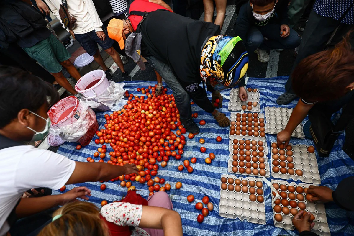 "กลุ่มREDEM" จัดคาราวานไปศาลอาญาจี้ปล่อยแกนนำคดี112