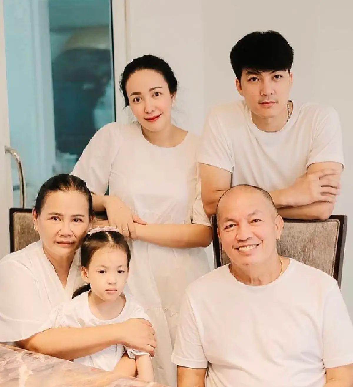 "ไอซ์" ลูกสาว "น้าค่อม" สุดเศร้า! ครอบครัวกักตัวหมด มาส่งคุณพ่อได้แค่ 2 คน