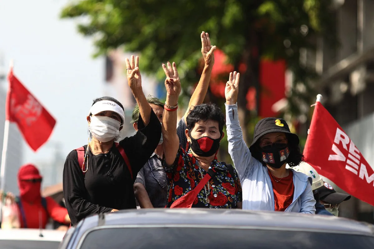 "กลุ่มREDEM" จัดคาราวานไปศาลอาญาจี้ปล่อยแกนนำคดี112