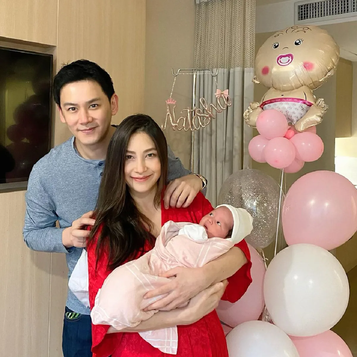 “ลี นาตาลี” พ้นกักตัว “ฟลุค” หายโควิด ได้เจอหน้าลูกสาว กลับบ้านอย่างแฮปปี้