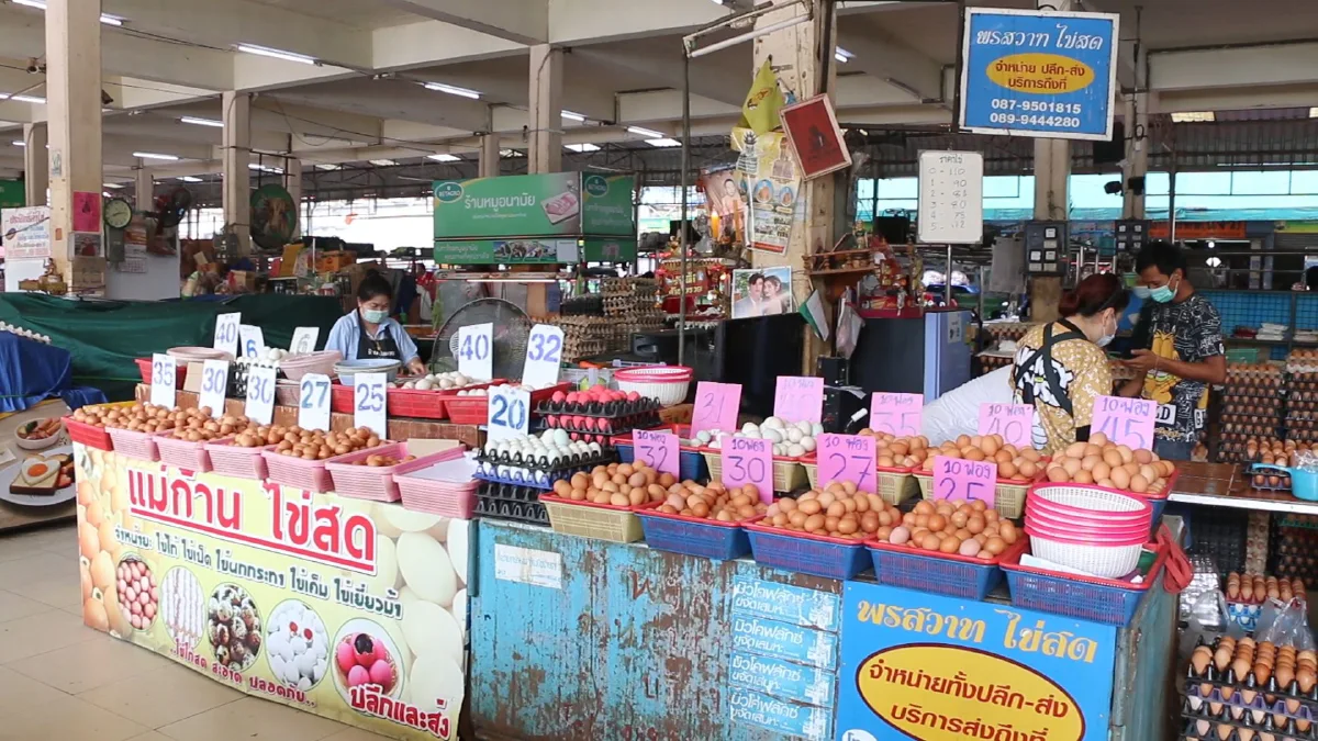 แม่ค้าครวญไข่ไก่ราคาราคาถูกต่อเนื่องพิษโควิดร.ร.ปิดเทอมนาน