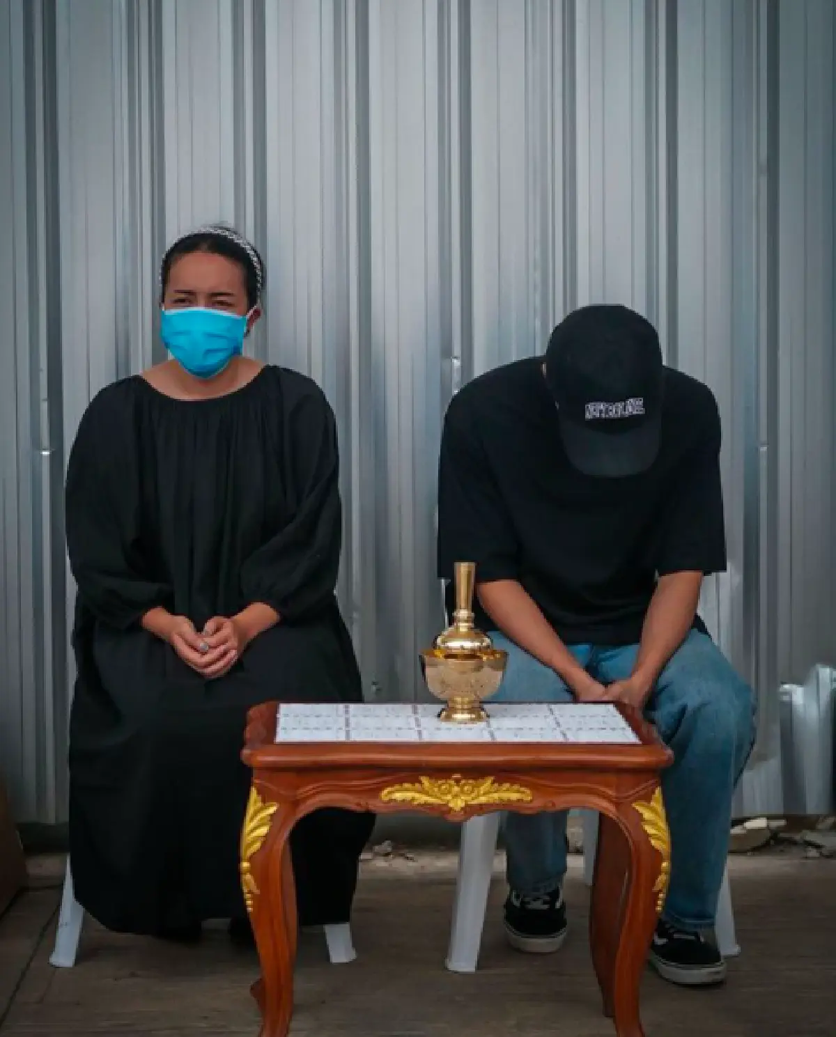 "ไอซ์" ลูกสาว "น้าค่อม" สุดเศร้า! ครอบครัวกักตัวหมด มาส่งคุณพ่อได้แค่ 2 คน