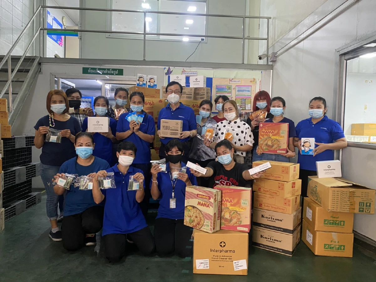 อินเตอร์ ฟาร์มา มอบ “ถุงกำลังใจปธพ.9” 1 หมื่นชุด ให้ รพ.สนาม