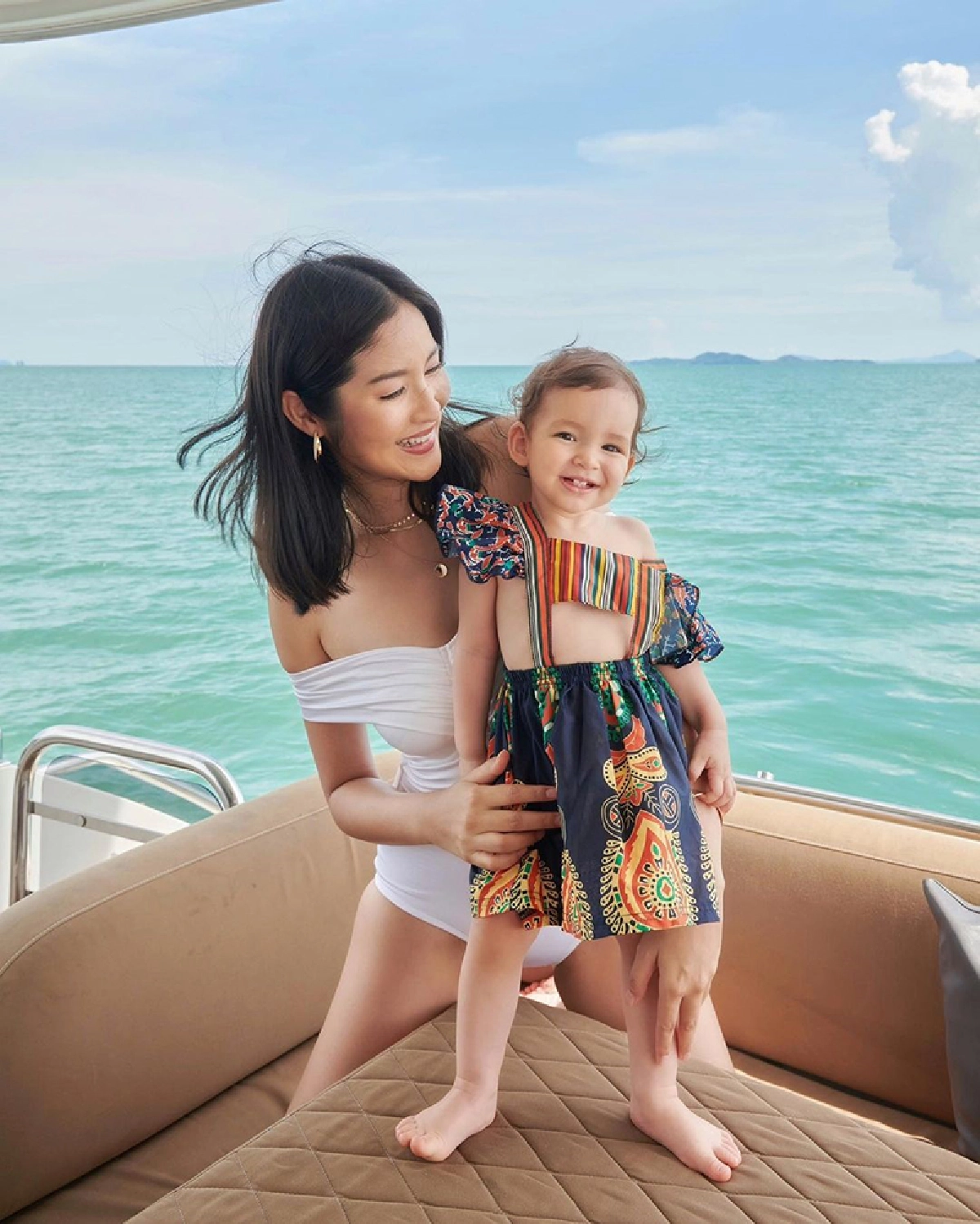 “กวาง ฟ้ารุ่ง” อวดหุ่นคุณแม่ลูกหนึ่งสุดแซ่บ รูปร่างยังเป๊ะไม่เปลี่ยน!